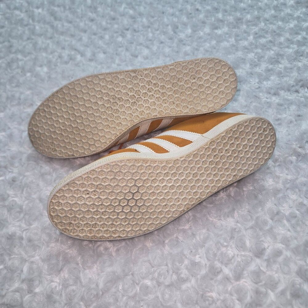 adidas Gazelle Mens Size 10.5 Orange Sneakers suede Style code IG2091 upper - Picture 8 of 9